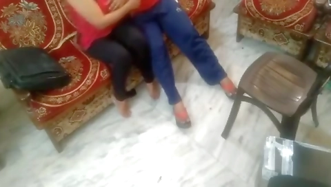 Kanpur Bhabhi Meet & Mate Sex With Hubby’s Friend