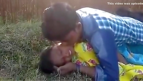 Indian Desi Louvers Outdoors Fucking In The Jangle