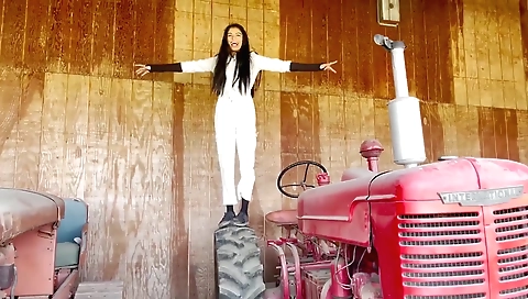 Viva Athena In Tractor Pedal Pump Preview