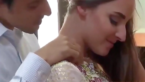 Budde Pati Ko Diya Dokha Boss Ne Kari Chudai