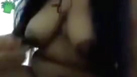 Srilankan Milk Tanker Girl Displaying Her Nude Body On Cam