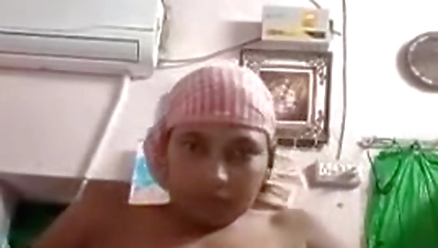 Indian Bhabhi Fingering Pussy On Selfie Cam