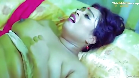 Indian Bhabhi And Hot Indian In Padosi Bhabhi Ko Ghar Jake Chod Dia