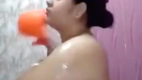 Indian Chubby Aunty Bathing Selfie