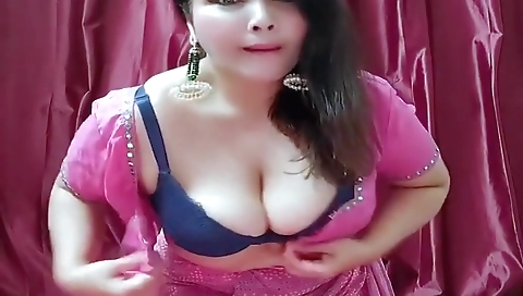 Bhabhi Boobs Show