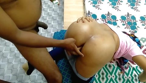 Indian Step mom Wasnt Expecting Dick In Her Ass When She Bent Over Doggy Style
