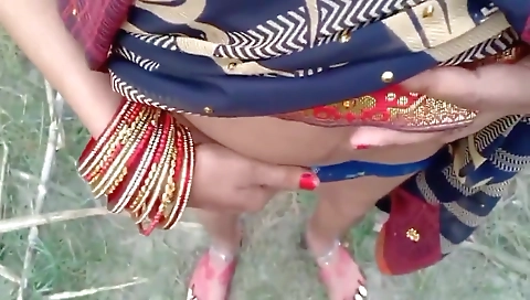 Ladki Ko Jangle Ki Jhadi Me Lejakar Choda Desi Outdoor