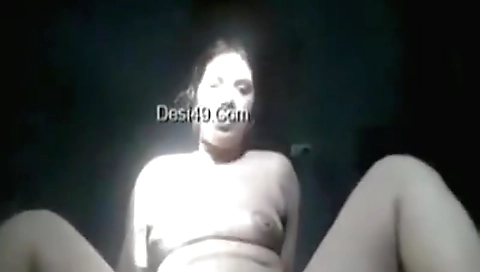 Desi Sexy Bhabhi Showing Nude Body