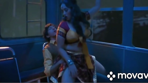 Sexy Bhabi Seducing In Bus