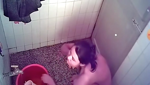 Girls Bathing (2021) – Hidden Video Of Step sister In The Bath