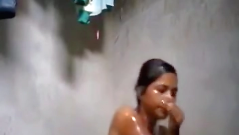 Village Girl Bathing Nude Mms Video