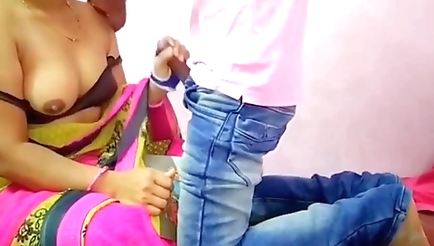 Hot Indian In Desi Hot Teacher Ke Hath Me Land Pakdba Diya student 18+ Ne