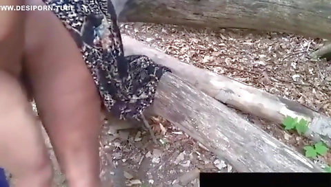 Big Booty Enjoys Quick Outdoor Sex With Tamil Aunty