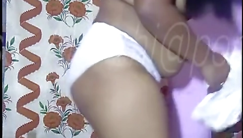 Sri Lankan - New Sex Video 2020 අලුත්ම එක,කොල්ලට යවපු වීඩියෝ එක ලීක් වෙලා