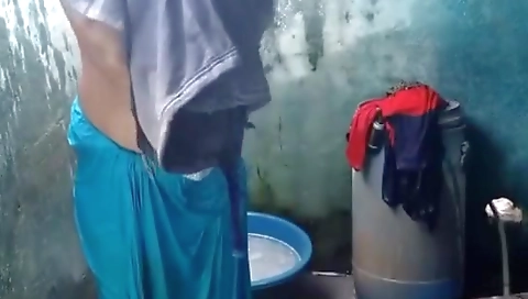 Mature Topless Village Aunty Bathing Caught On Cam