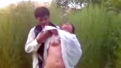 Desi teen 18+ Have Outdoor Fun With Her Naughty