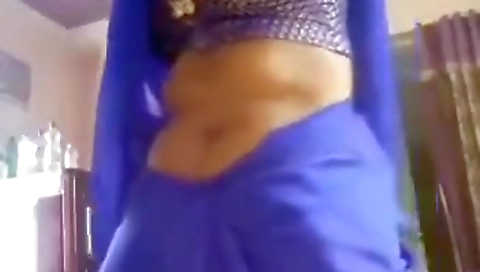 Tamil Aunty In Saree Strip Pussy Fingering Video
