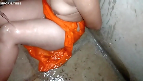 Bhabhi Ji In Village Bathroom Wash Body Video