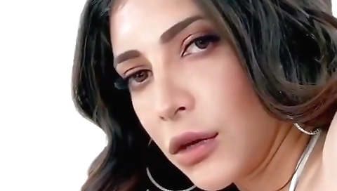 Shurthi Hassan Hot Show