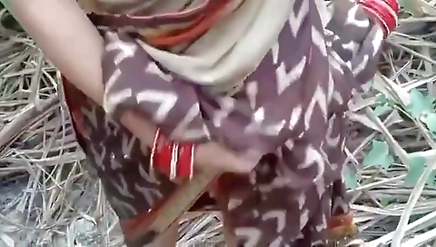 Khet Me Bula Kar Girlfriend Ko Choda Desi Village Outdoor