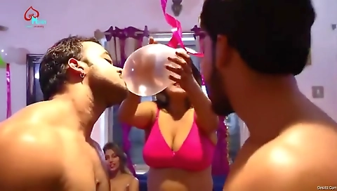 Desi Boy - Roko Aen Hantar Sex Serivce