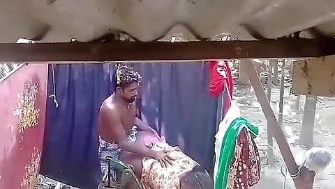 Desi Aunty And Desi Bhabhi In Bangladeshi Bhabhi Fucking By Debat