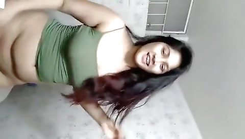 Pantyless Desi Girl Enjoying Shower Dance On Cam