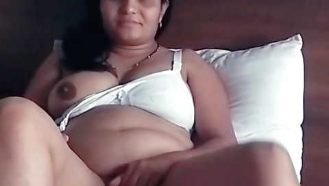 Mature Telegu Aunty Sex With Her Husband’s Friend