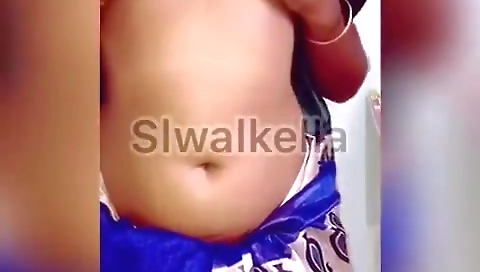 School ගිහින් ආපු ගමන් මෝල් වෙලා. වම්බටු බස්ස ග්න්නවා. New Leaked Using Toys - Sri Lankan