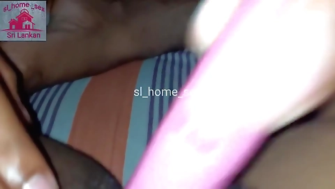 Wife Foot Job And Pussy Massage - Sri Lankan