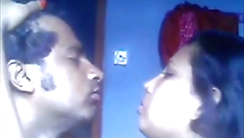 Desi Married Aunty Fucks With Lover And Makes Phone Call To Husband