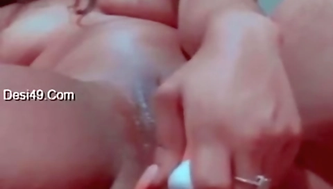 Desi Girl Masturbating