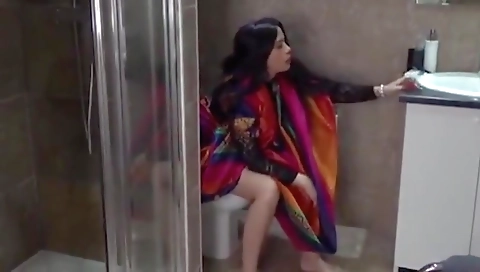 Nashe Me Malkin Ki Kari Chudai Nouker Ne