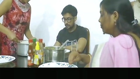 Malkin Or Bati Ko Chod Kr Khush Keya