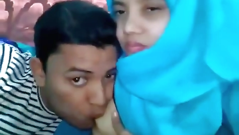 Bangladeshi College Lover Sucks On Her Boobs