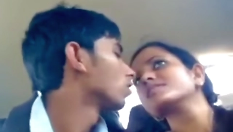 Leaked Video Of Sexy Bengali Gf Kissing And Fucking With Bf