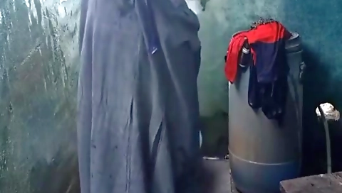 Dehati Tamil Thanjavur Aunty Naked Bathing Solo