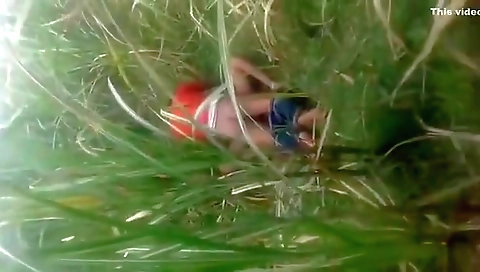 Bihari Outdoor Sex Mms Video Captured By A