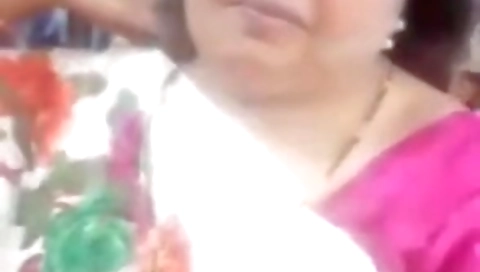Indian Aunty In Open Saree Video