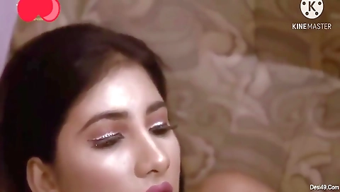 Desi Aspiring Actress Getting Pleasure In Two Ways