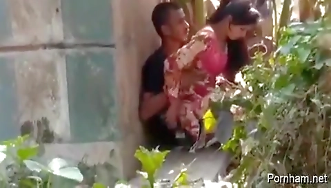 Fucking Desi Couple In Backyard
