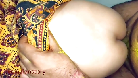 Indian Newly Married, Indian Aunty And Desi Bhabhi - Indian Colorful Holi