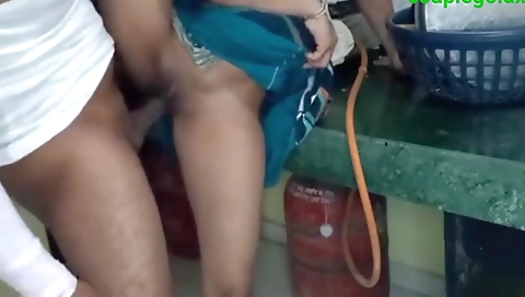 Abe Gadhe Kichen Me Hi Chodo Ge Kya