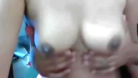 Big Boobs Mature Bhabhi Gets Her Tits Squeezed!