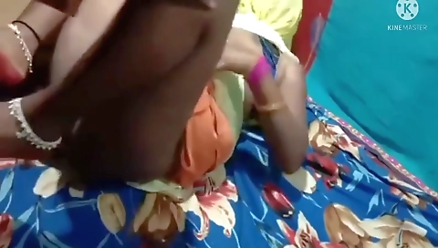 Desi Gao Ki Kamla Bai Ko Jiju Ne Choda