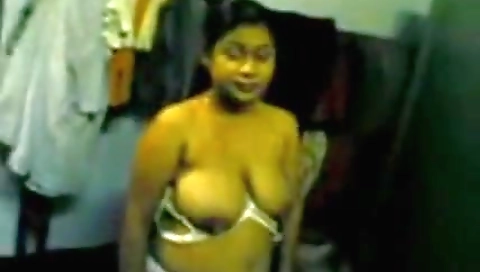 Horny Amateur Aunty Gets Her Pussy Rubbed By Lover