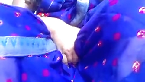 Sexy Desi Geeta Bhabhi Shows Her Nude Body